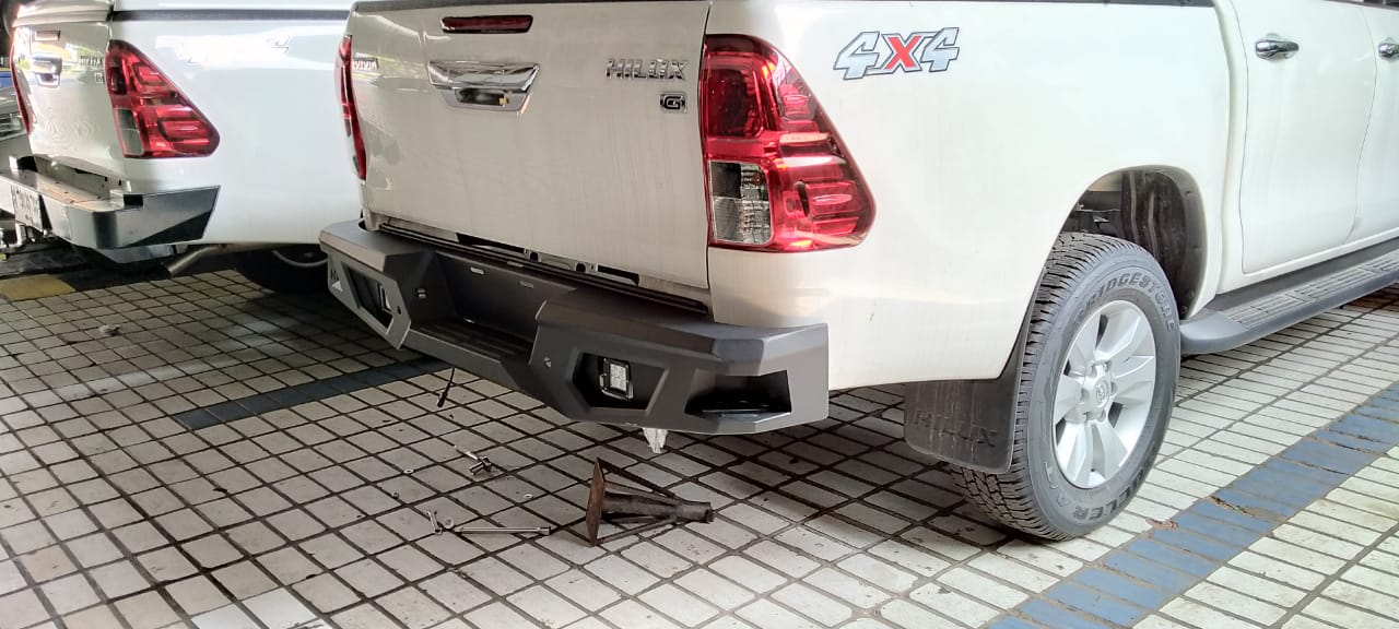 LD2 REAR BUMPER LIGHT LED TOYOTA HILUX REVO REAR BAR BULLBAR 4X4